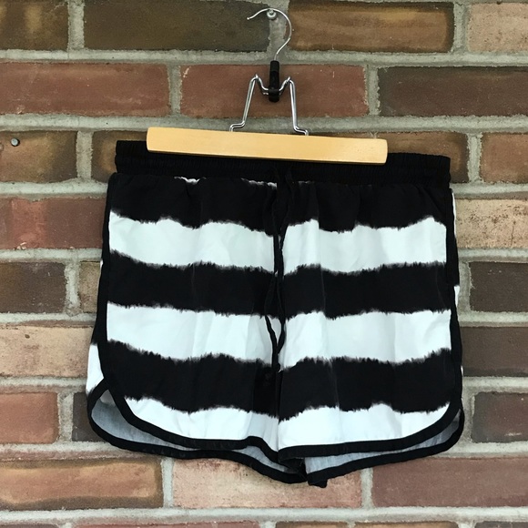 Juicy Couture Pants - ☀️Black & white striped juicy couture shorts☀️